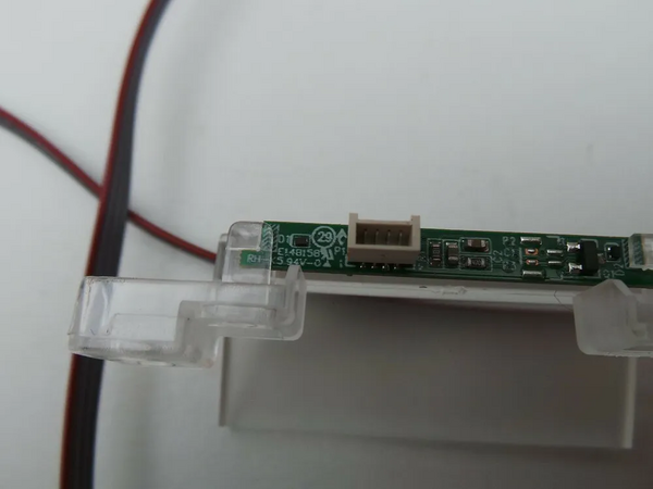 TCL R625 image