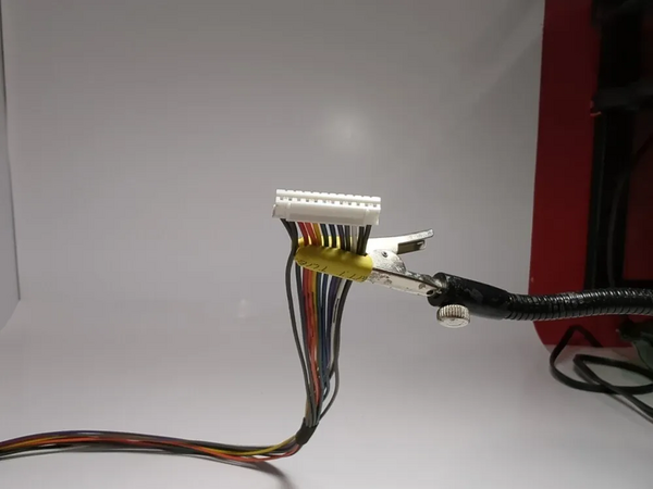 Toshiba 32AV500U image